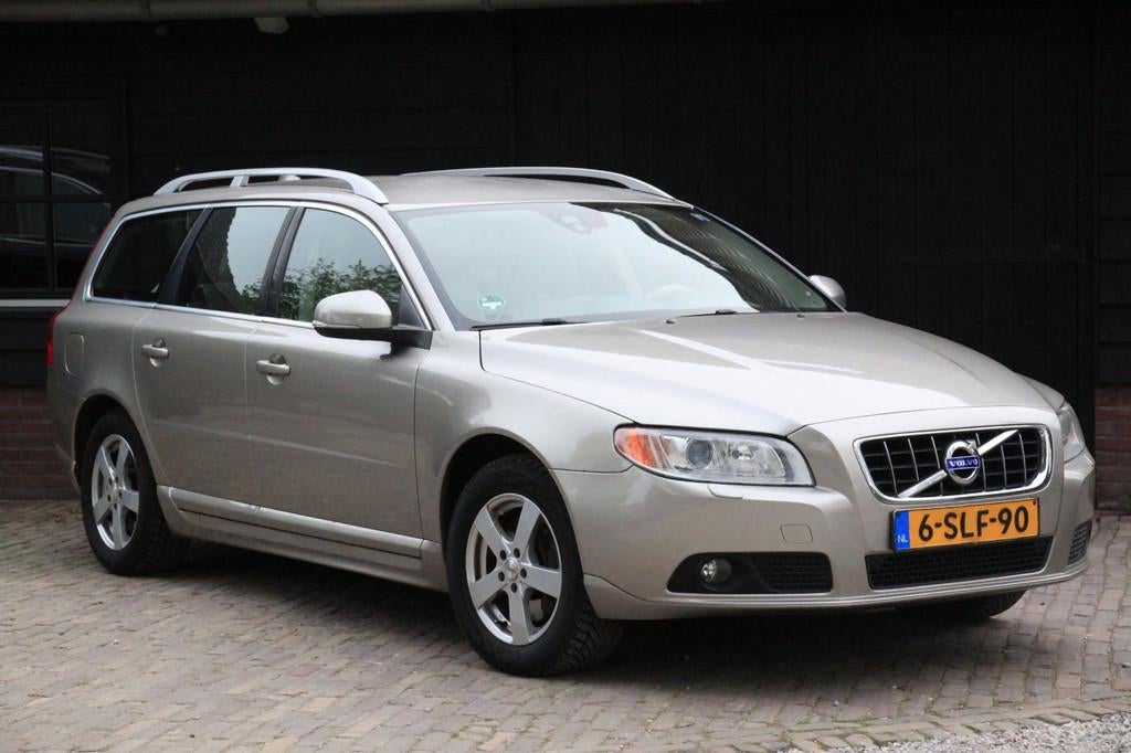Volvo V70 2.5T Summum CNG/Xenon/Leer/Navigatie/Parkeersensor, Auto's, Volvo, Euro 5, Gebruikt, Beige, CNG (Aardgas)