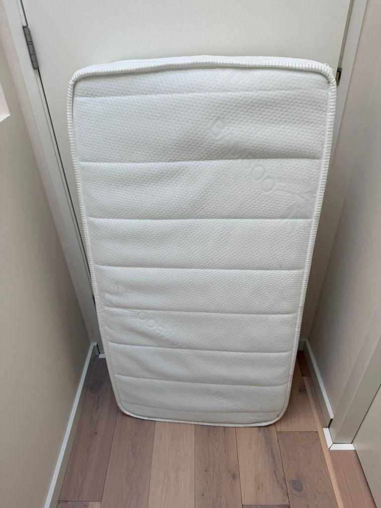 Ledikant matras 60x120, Ophalen, 190 cm of minder, Zo goed als nieuw, Matras