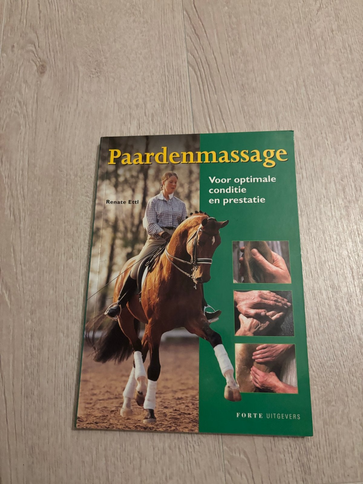 Boek over paardenmassage, Ophalen of Verzenden, Zo goed als nieuw, Paarden of Pony's