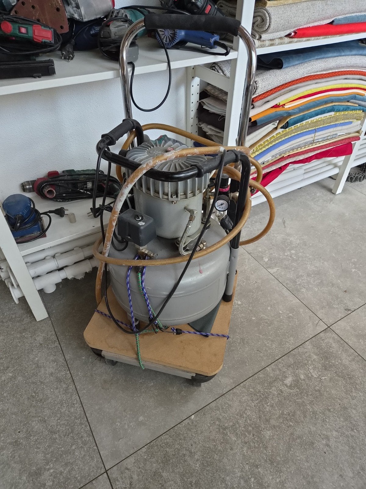 Jun-air compressor 25 liter, Minder dan 25 liter, Ophalen, Minder dan 200 liter/min