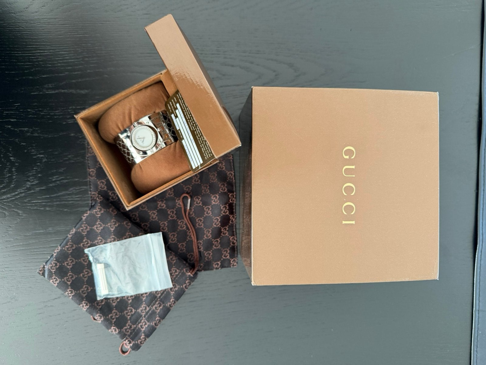 Gucci Twirl horloge met echte diamanten, Overige merken, Polshorloge, Ophalen of Verzenden, Zo goed als nieuw
