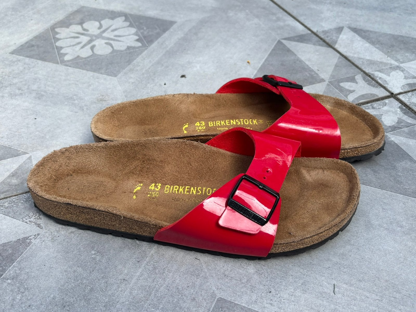 Birkenstock Madrid rood maat 43 zo goed als nieuw, Slippers, Ophalen of Verzenden, Zo goed als nieuw, Rood