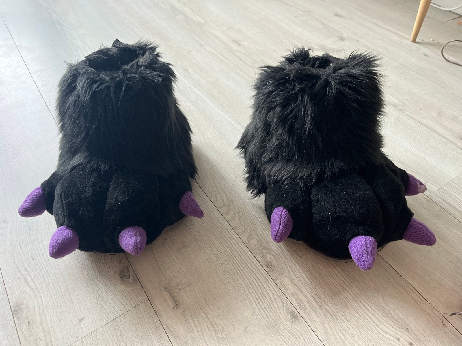 Fursuit poten zwart met paars best groot, Ophalen of Verzenden, Gebruikt