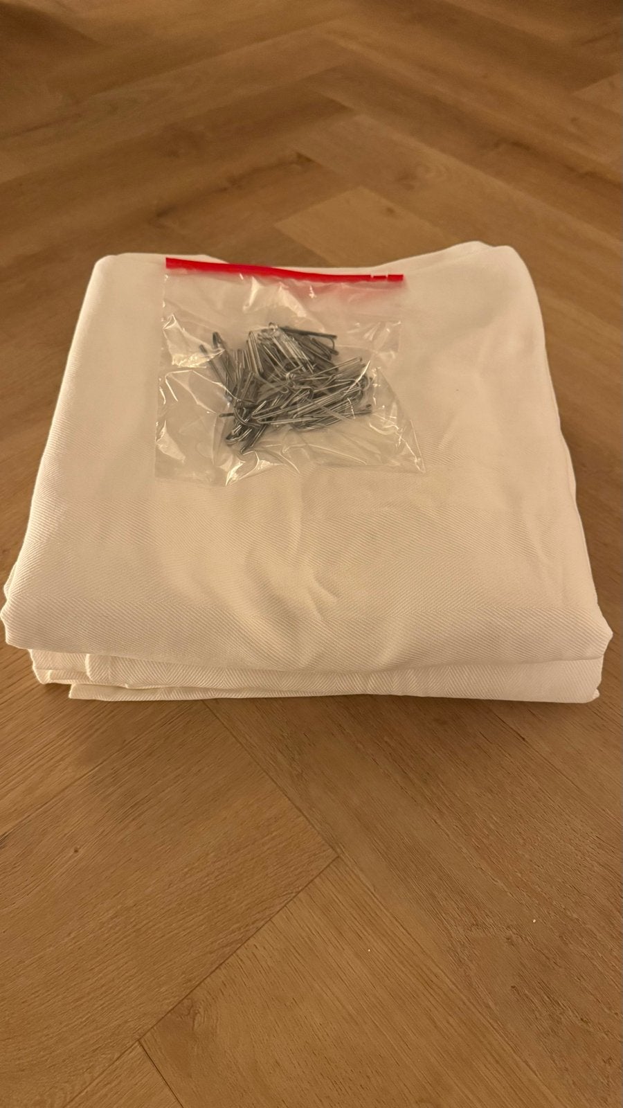 IKEA TIBAST Gordijnen wit (3 stuks, 145x246 cm) met haken, Ophalen, Met haken, Wit, Zo goed als nieuw