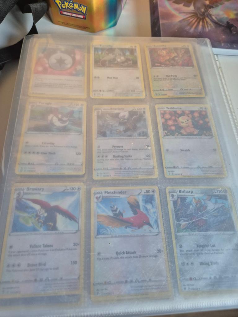 Boek vol pokemon kaarten, Hobby en Vrije tijd, Verzamelkaartspellen | Pokémon, Verzenden, Nieuw, Boek of Catalogus