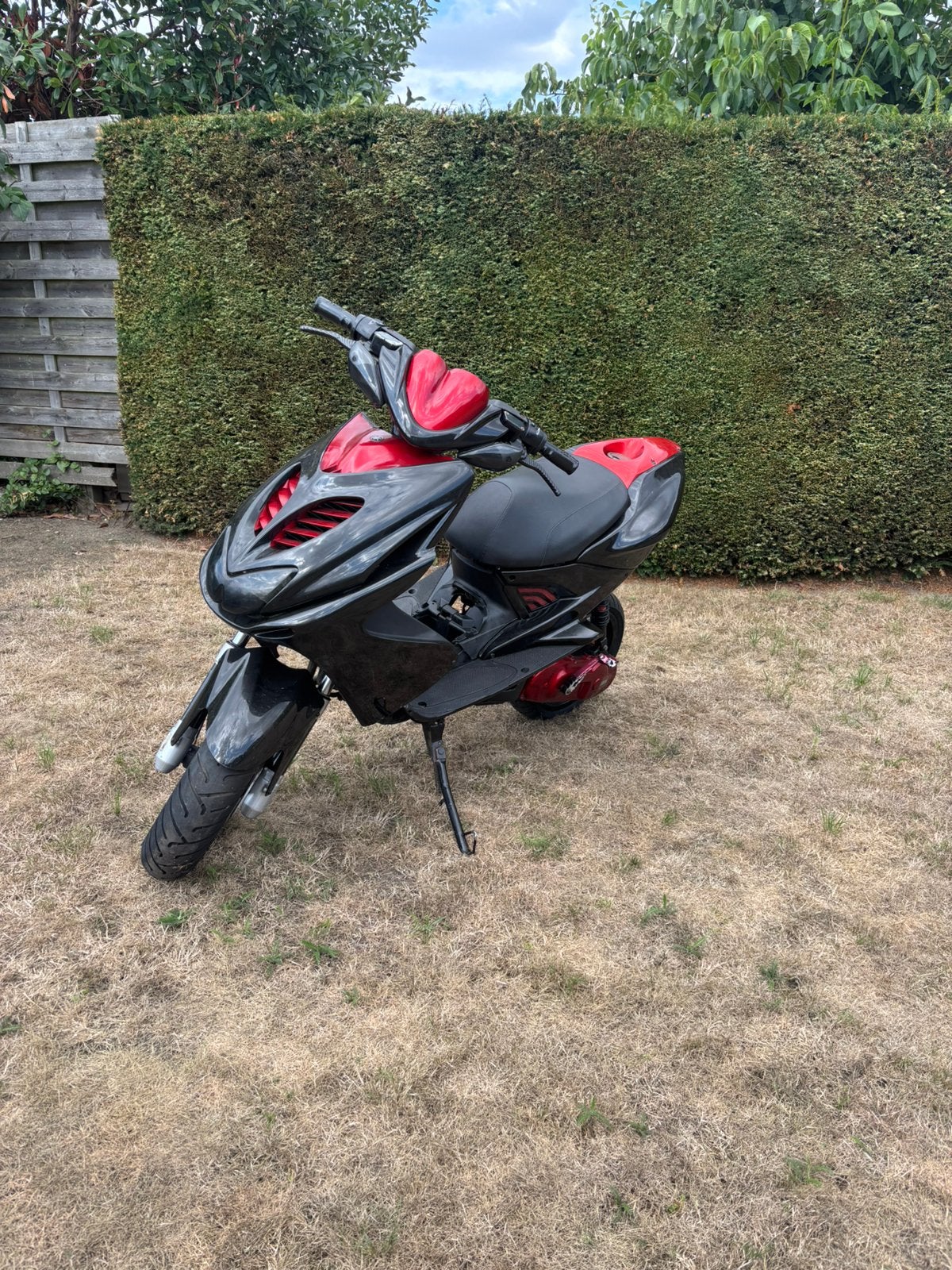 Custom Yahama earox, Fietsen en Brommers, Scooters | Yamaha, Ophalen, Tweetakt, Aerox, Maximaal 45 km/u
