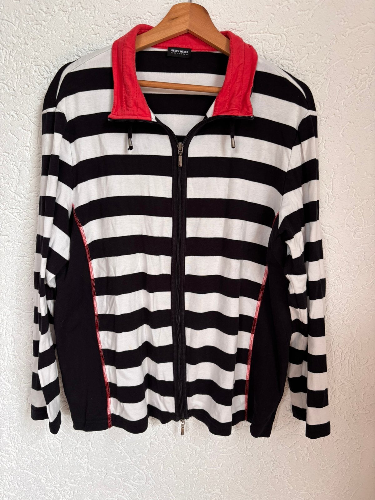 Gerry weber vest maat XL/46 zwart wit rood, Kleding | Dames, Ophalen of Verzenden, Zo goed als nieuw, Maat 46/48 (XL) of groter