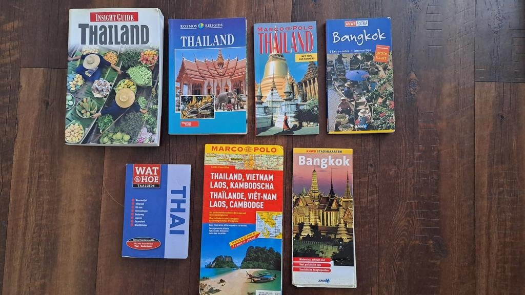 Verschillende reisgidsen en landkaarten van Thailand, Boeken, Ophalen of Verzenden, Gelezen, Azië, Reisgids of -boek