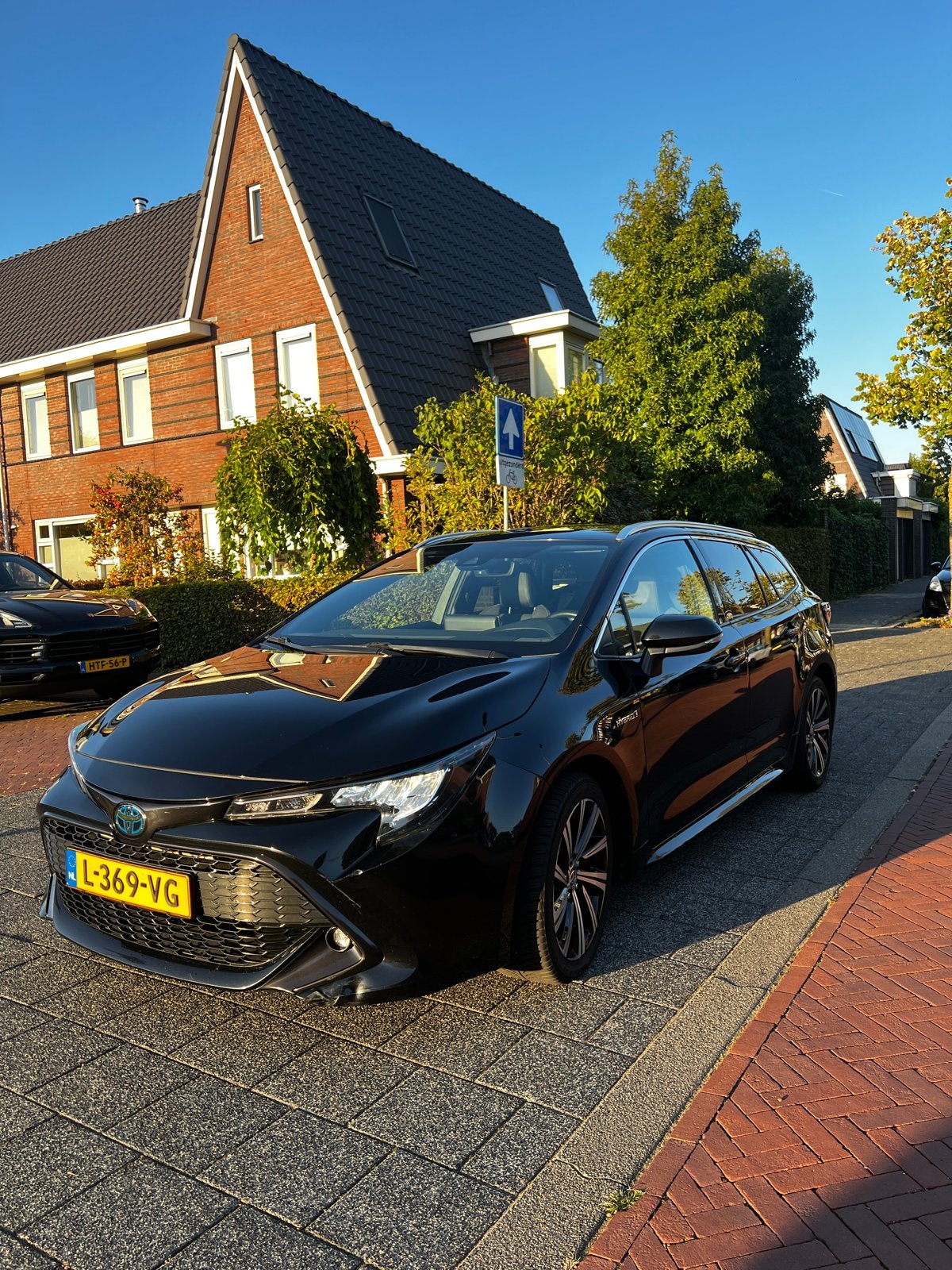 Foto 5 van Toyota Corolla TS 1.8 Hybrid 122pk CVT 2021 Zwart