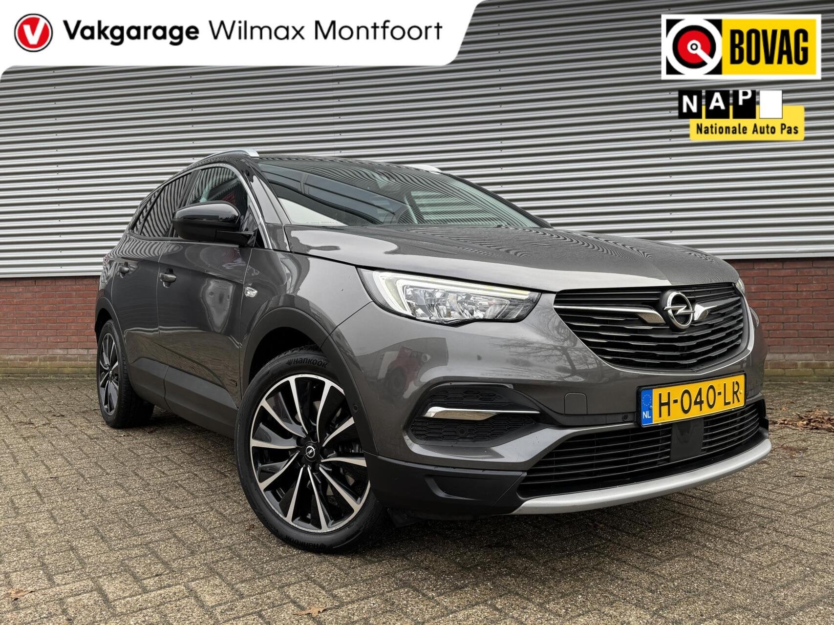Opel Grandland X 1.6 Turbo Hybrid4 244 PK Business Executive, Auto's, Opel, Automaat, 77 km/l, 4 cilinders, Met garantie (alle)