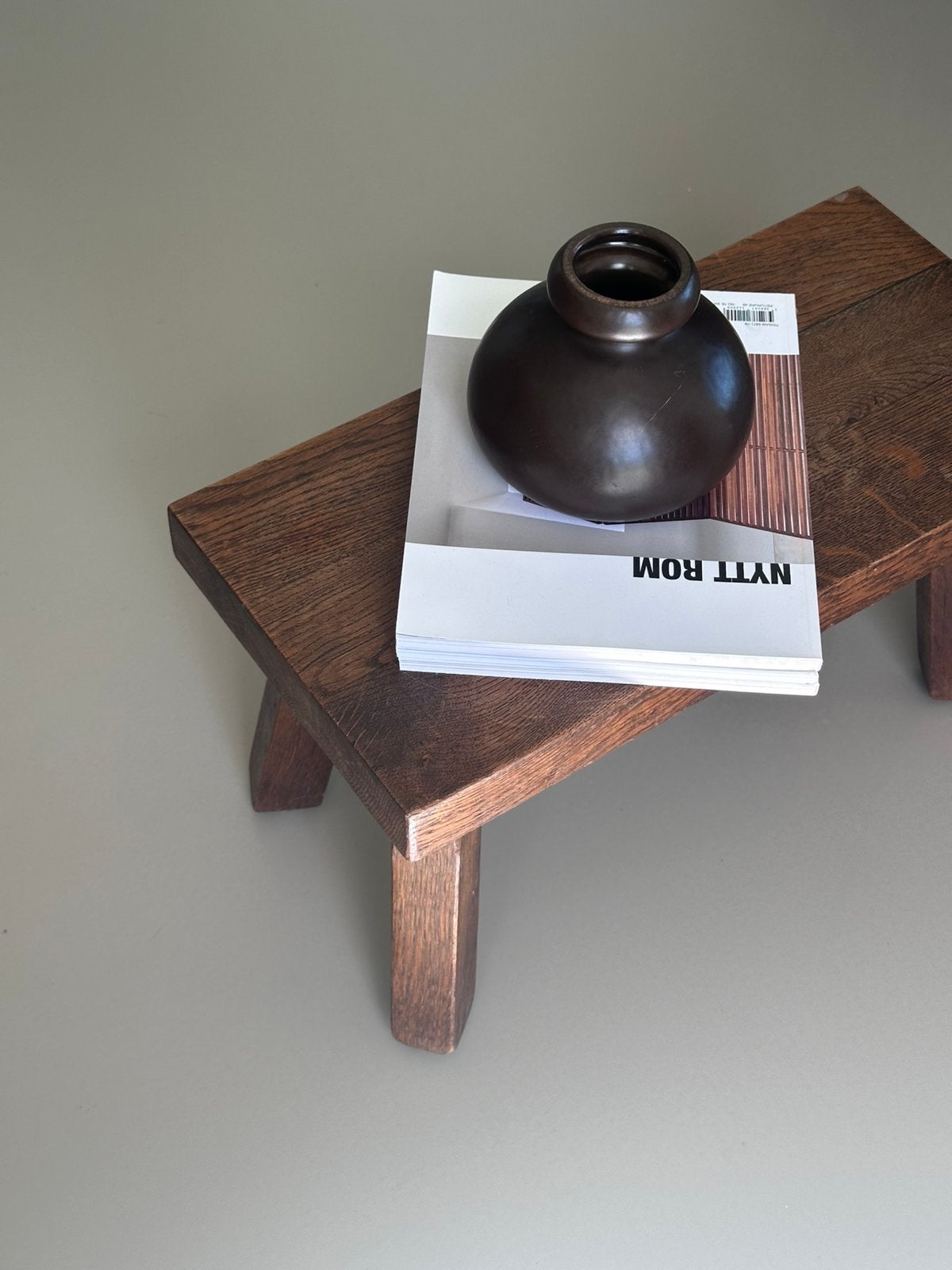 Vintage brutalist massief eikenhout kruk bijzettafel nesting, Huis en Inrichting, Ophalen of Verzenden, Zo goed als nieuw