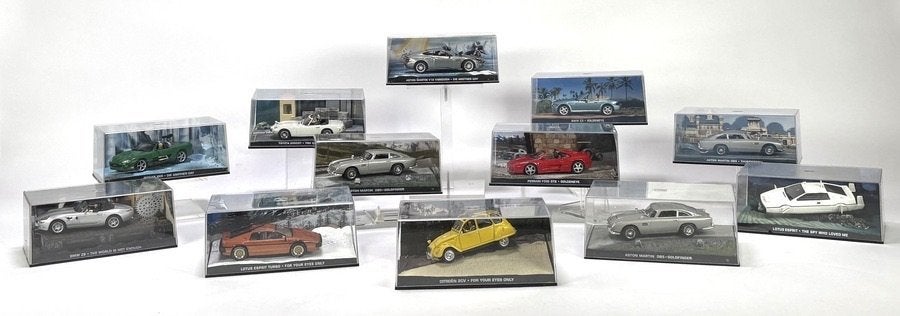 725. Modelauto’s James Bond, eind 20e eeuw, Ophalen, Auto