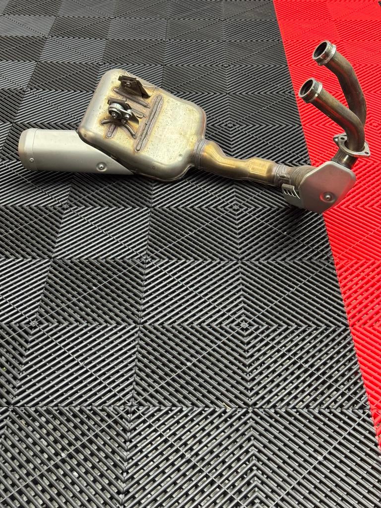 Originele uitlaat Yamaha MT07/Tracer 700 & MT09/Tracer 900, Motoren, Ophalen, Gebruikt