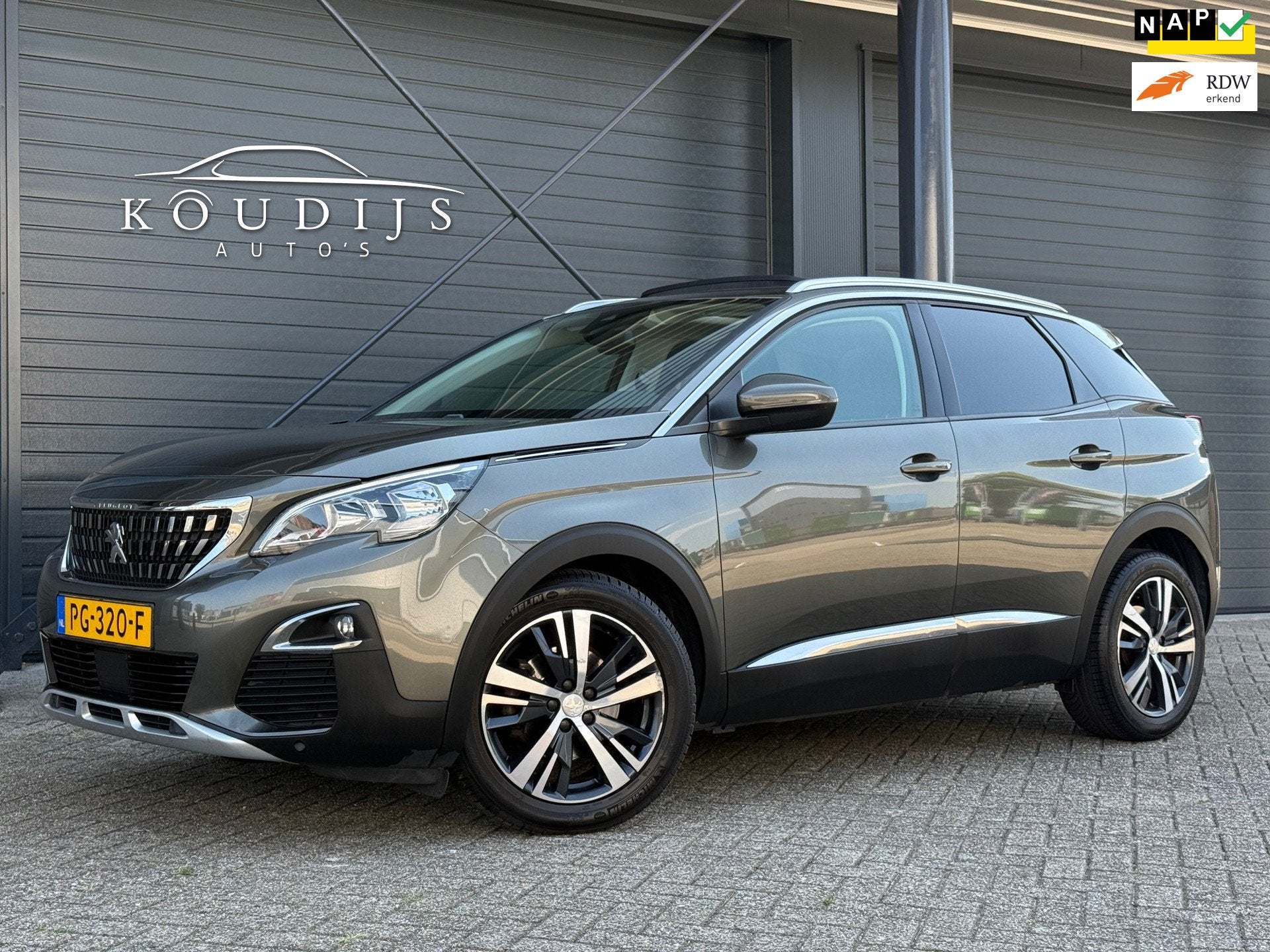 Peugeot 3008 1.6 e-THP Blue Lease Premium, Panodak, Camera,, 4 cilinders, Leder en Stof, Origineel Nederlands, Bedrijf