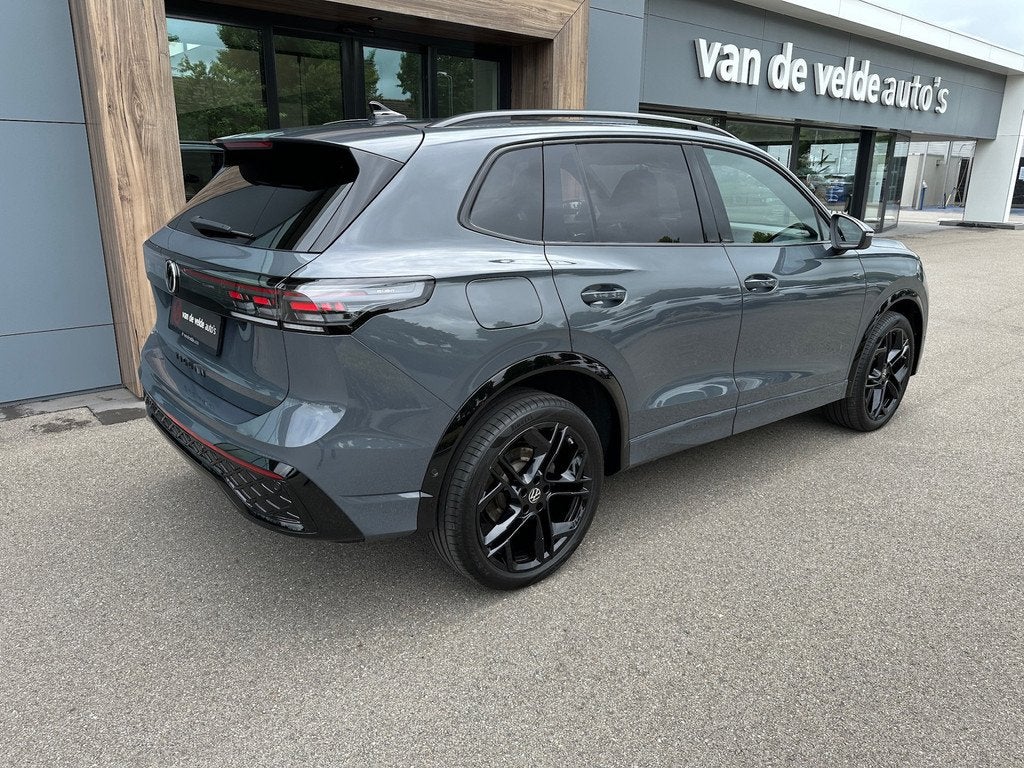 Volkswagen Tiguan 1.5 eHybrid R-Line | Black line | 360 Came, Auto's, Volkswagen, 12 maanden, Zwart, Alcantara, Parkeerassistent