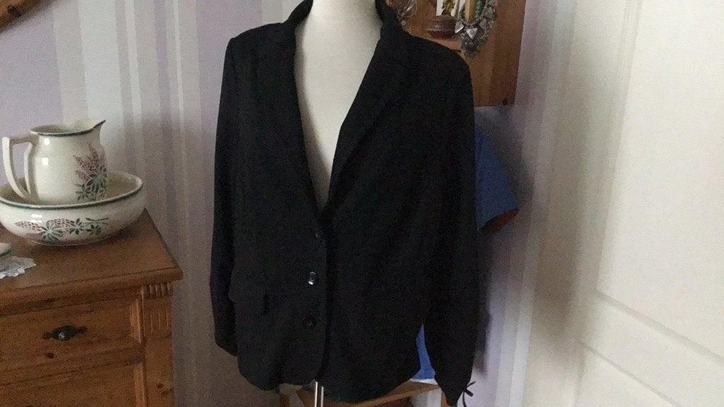 Zwart jasje van ms mode. Oksel tot oksel is 59 cm wat gepild, Kleding | Dames, Jasjes, Kostuums en Pakken, Zwart, Maat 42/44 (L)