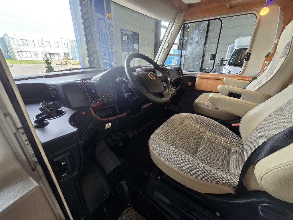 Foto 13 van Hymer B 588 in top staat 2014 met Levelsysteem