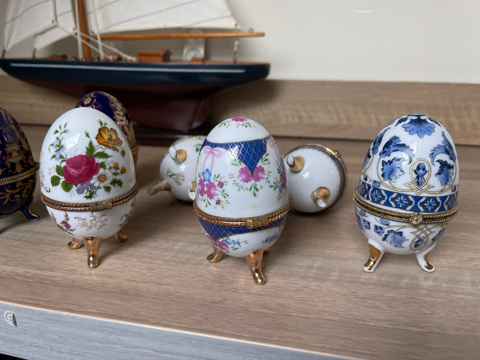 Set van 7  Limoges porseleinen eieren met bloemmotief, Antiek en Kunst, Antiek | Porselein, Ophalen