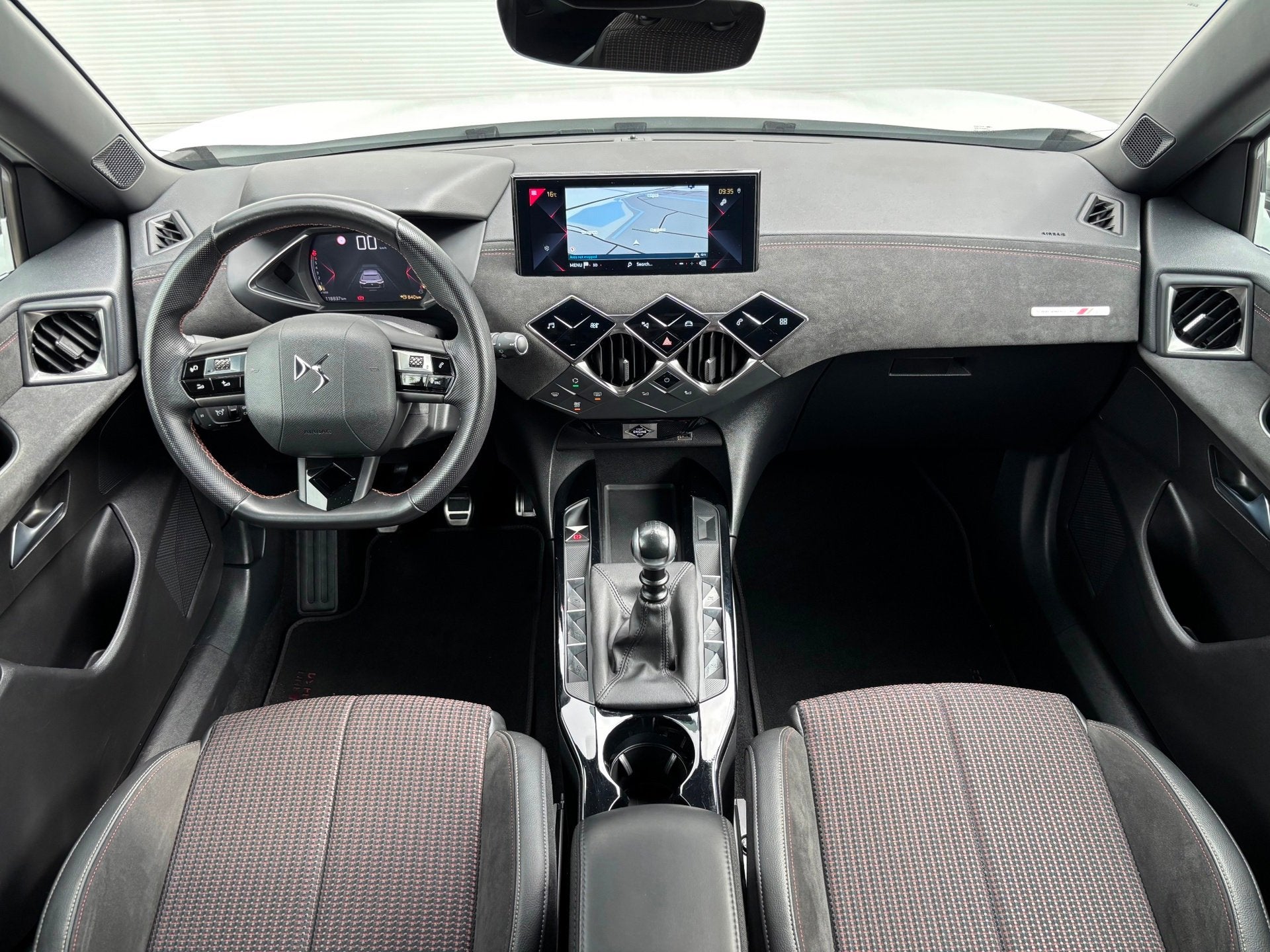 DS 3 Crossback 1.2 PureTech Performance Line|Carplay|180 Cam, Auto's, DS, Voorwielaandrijving, 101 pk, 1199 cc, Automatische klimaatregeling