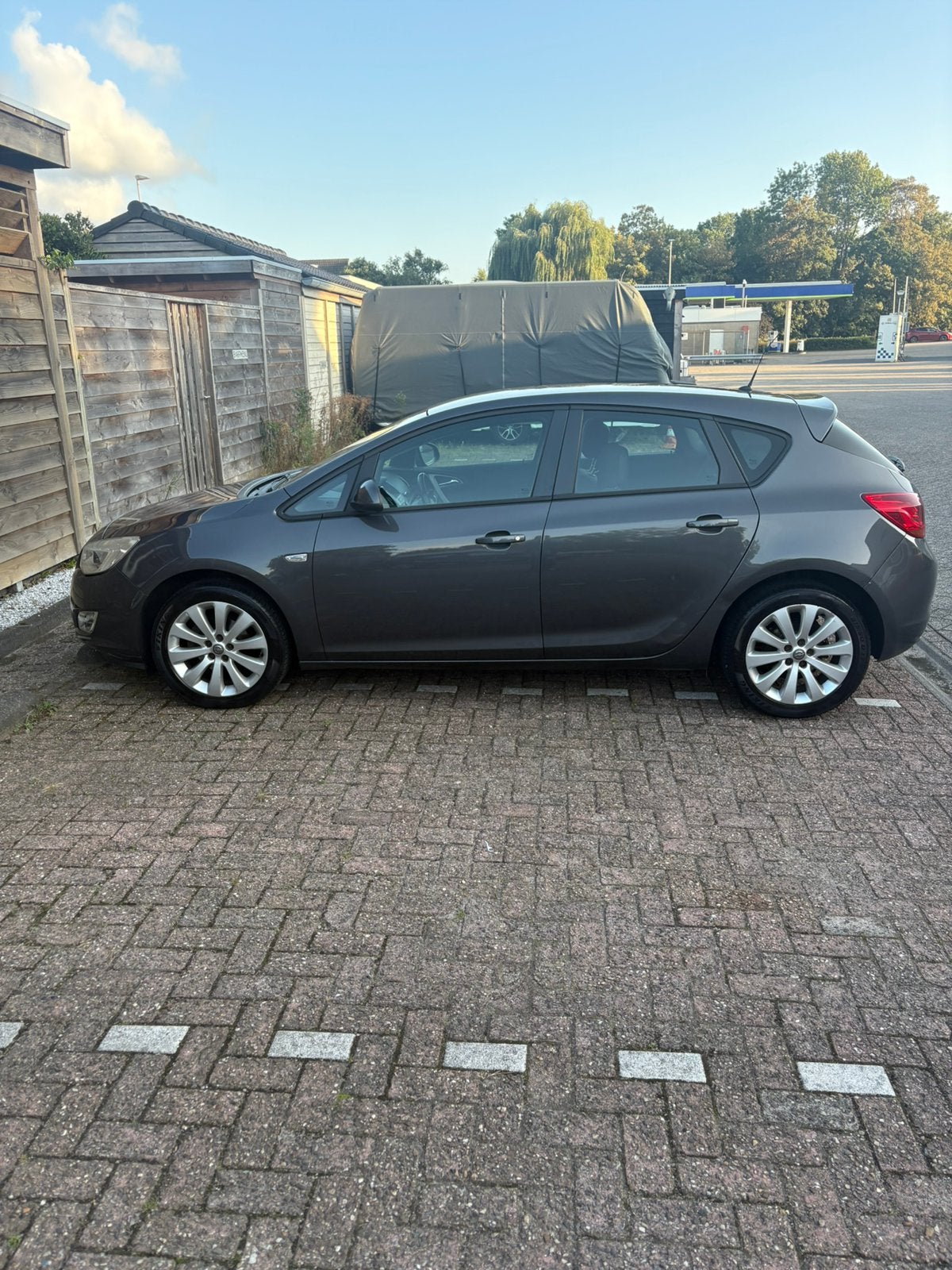 Opel Astra 1.4 Turbo 88KW 5D 2010 Grijs, Auto's, Voorwielaandrijving, 680 kg, 4 cilinders, Origineel Nederlands