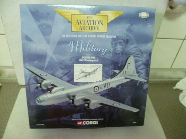 Corgi Boeing B 29 RAF Washington vliegtuig 1:144 schaalmodel, Ophalen of Verzenden, Nieuw, Schaalmodel