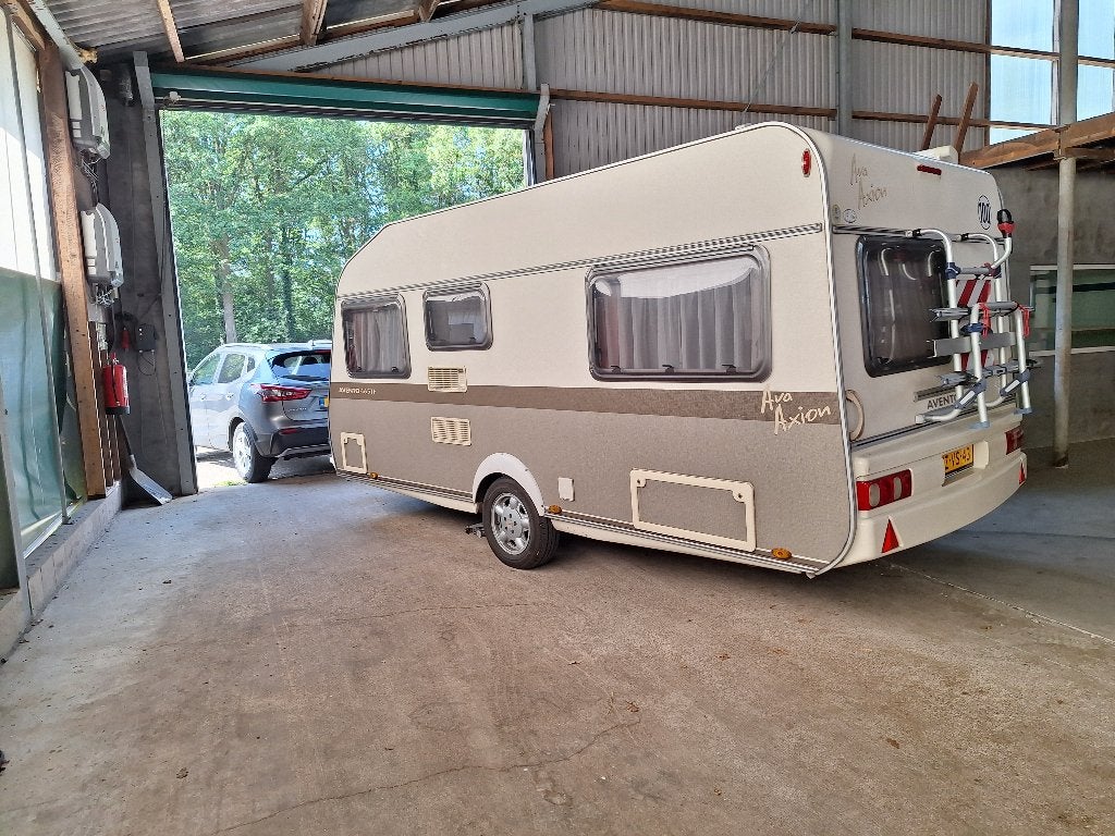 Caravan Avento Ava Axion 465 TF zeer compleet, Rondzit, Avento, 4 tot 5 meter, Schokbreker