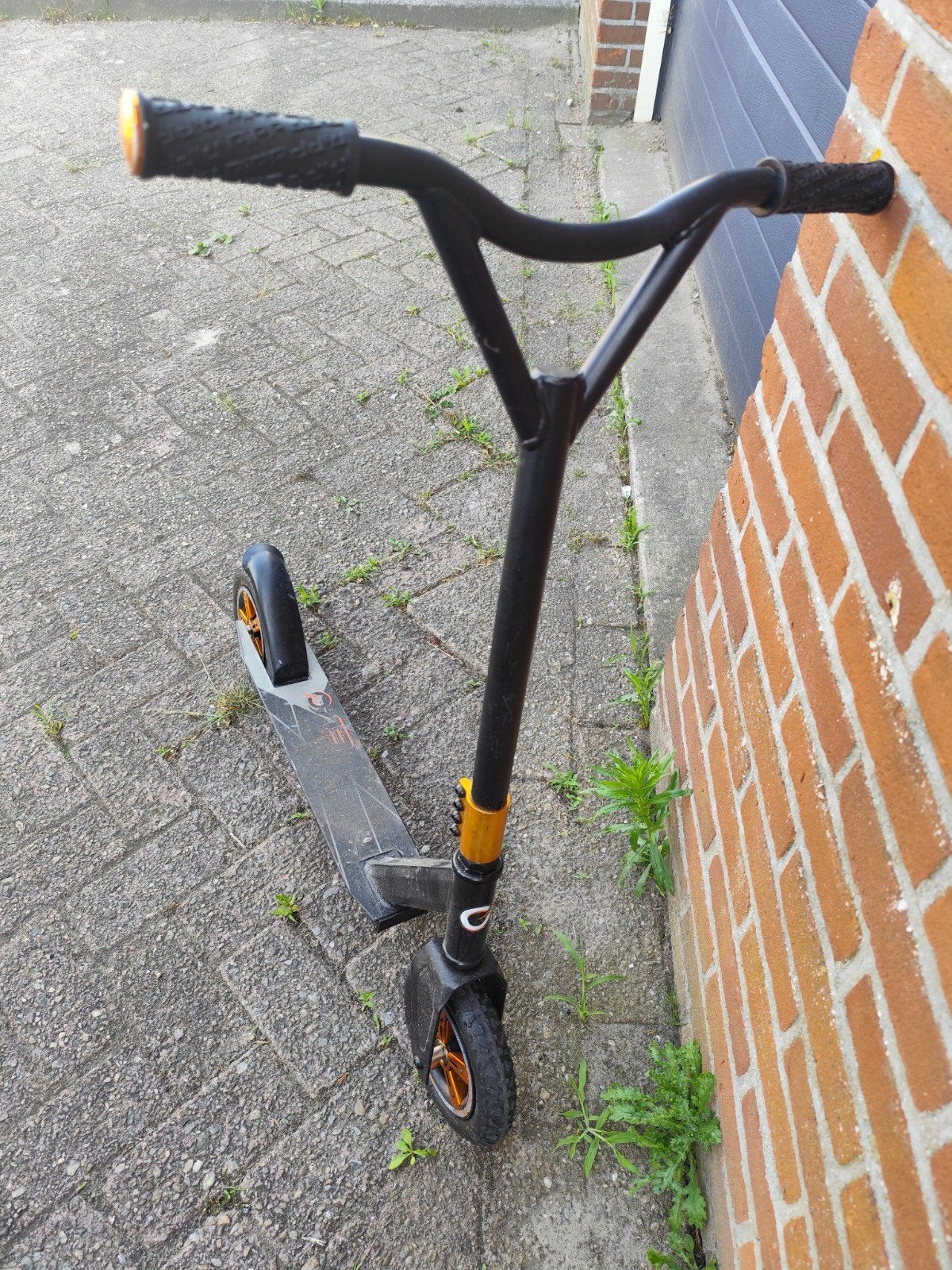 Stevige stuntstep met gouden accenten, Ophalen of Verzenden, Gebruikt, Gewone step, Onbekend