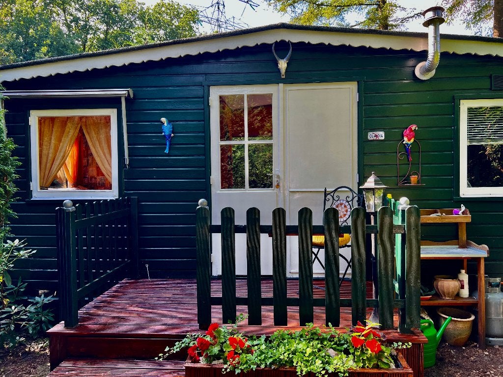 Stacaravan/chalet te koop op zeer ruim perceel, Recreatiepark, Utrecht, 1 slaapkamer, Chalet, Bungalow of Caravan