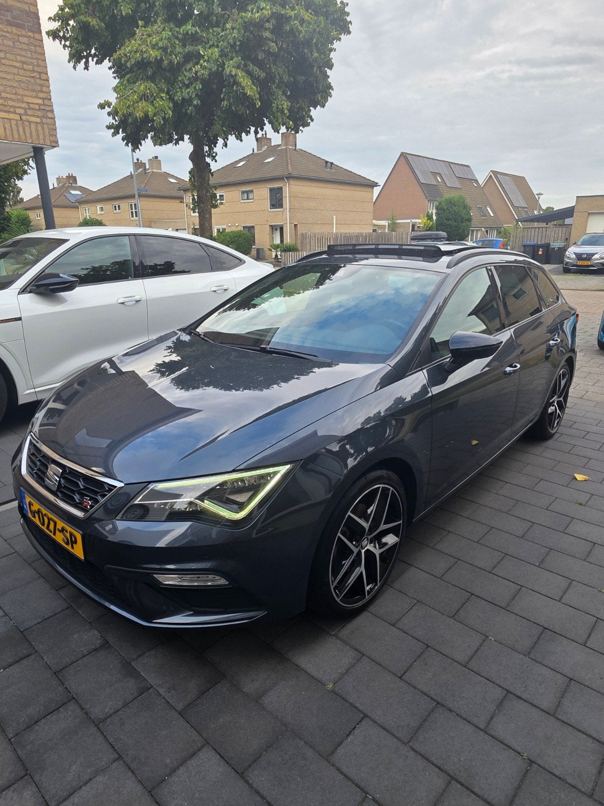 SEAT Leon ST FR 1.5 TSI 150PK |Pano|Trekhaak|Zwart hemel, Voorwielaandrijving, Stof, 1498 cc, Zwart