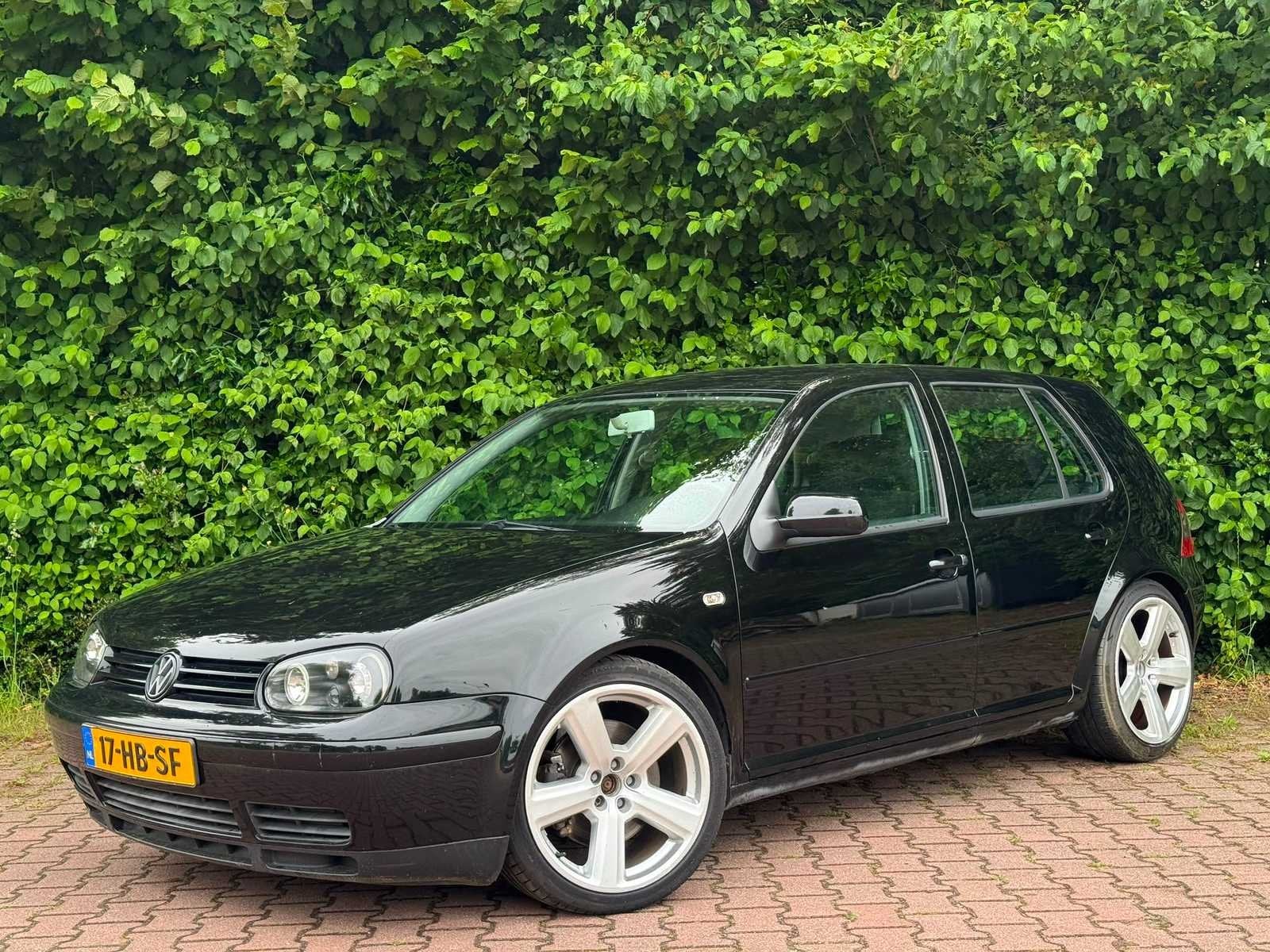 2001 Volkswagen Golf 2.3 V5 Highline Personenauto, Auto's, Voorwielaandrijving, Gebruikt, Zwart, Bedrijf