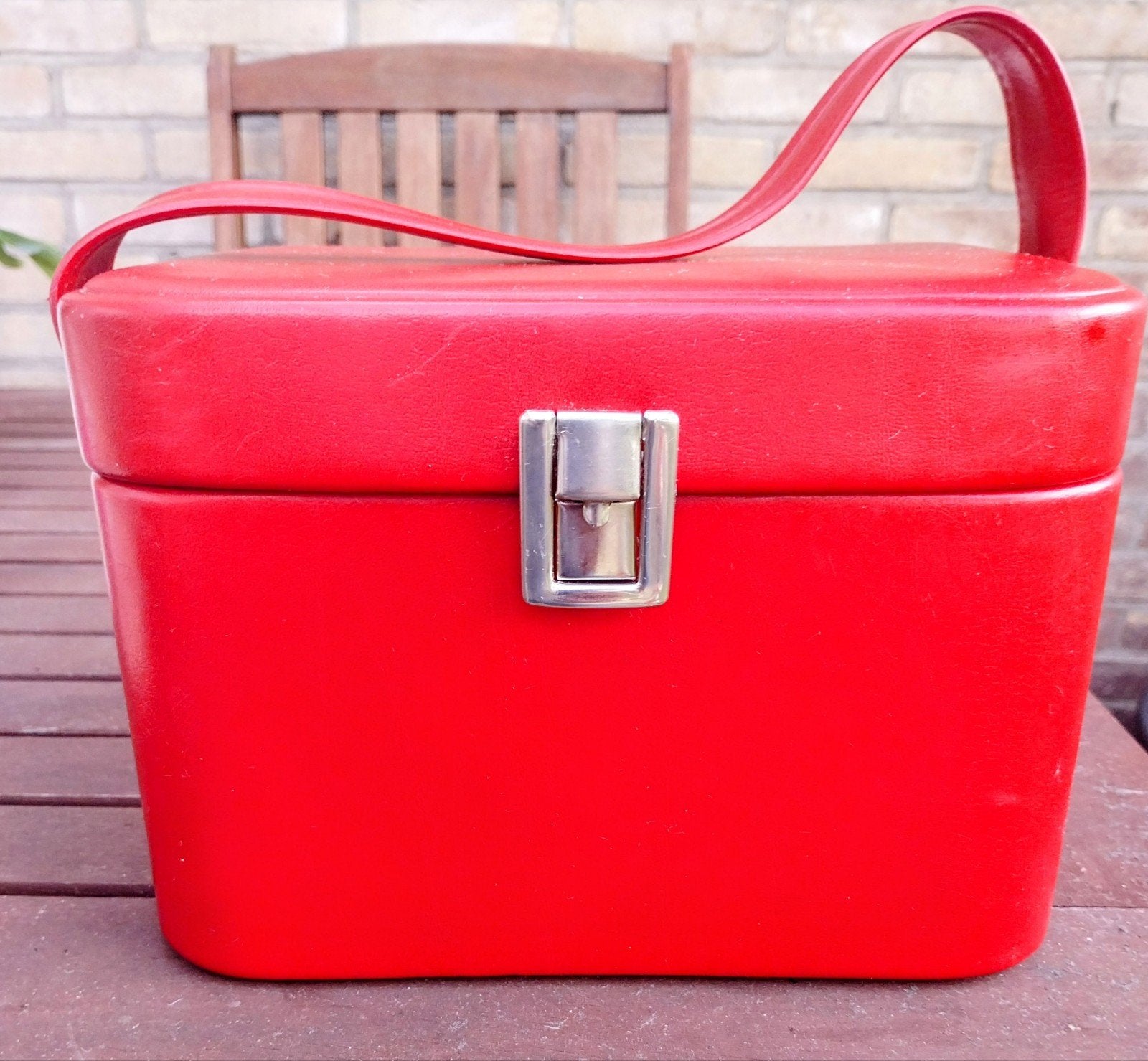 Vintage Rode Beautycase / Make-up Koffer met Spiegel, Gebruikt, Met slot, Ophalen of Verzenden, Hardcase