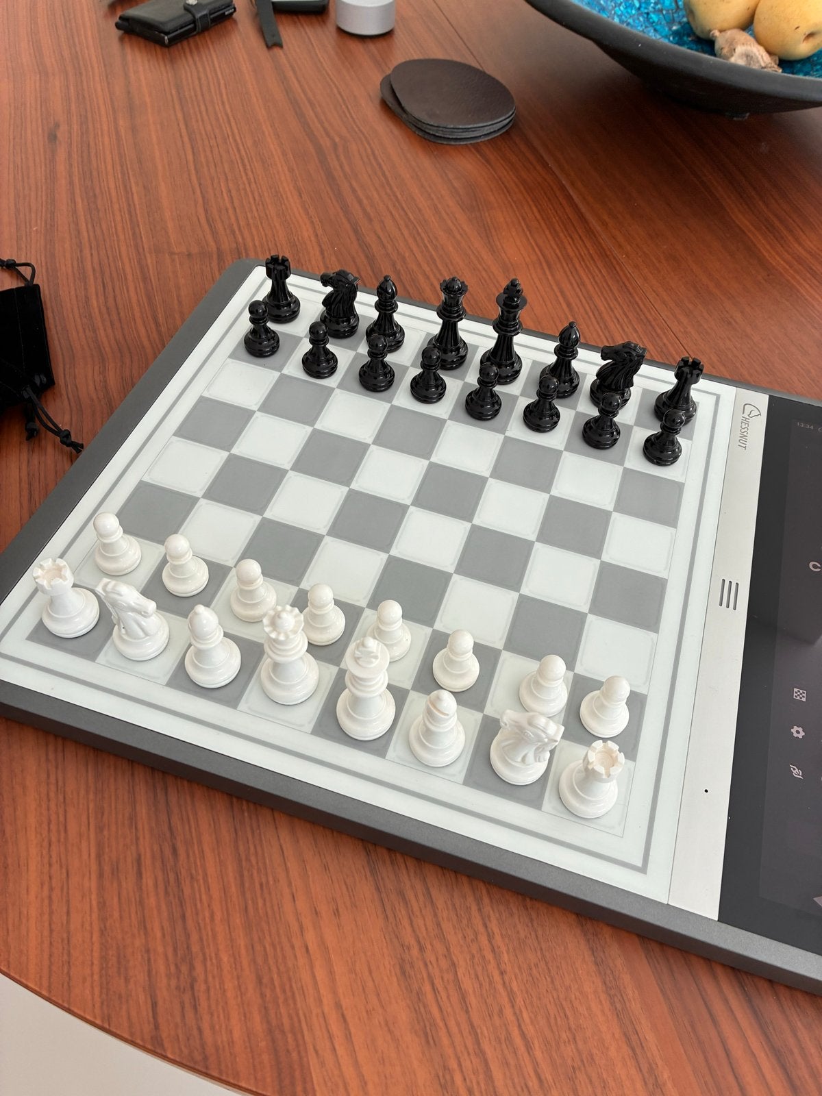 Chessnut Evo Schaakcomputer - Smart Elektronisch Schaakbord, Ophalen of Verzenden, Minder dan 500 stukjes, Zo goed als nieuw, Schaken