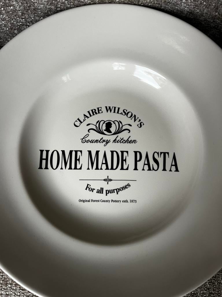 Set van 4 pastaborden 'Home Made Pasta’ /Claire Wilson’s, Huis en Inrichting, Keuken | Servies, Ophalen, Keramiek, Zo goed als nieuw