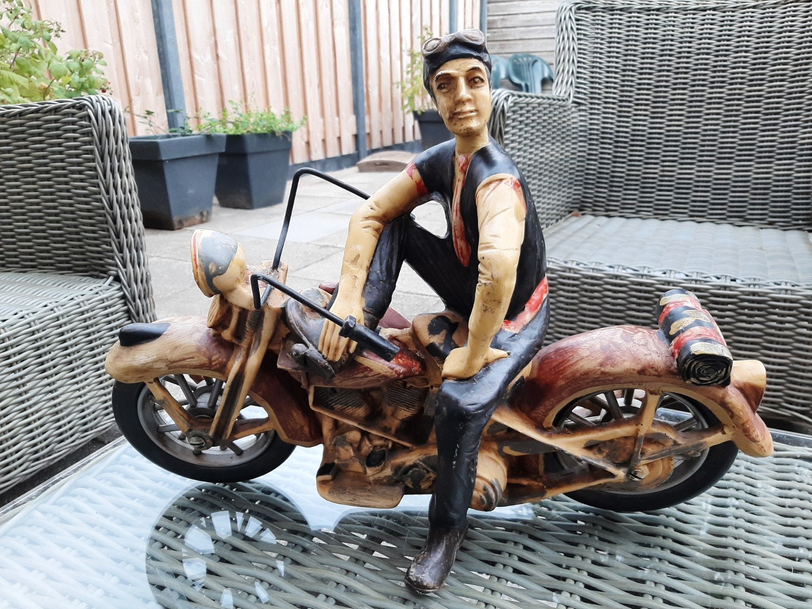 Man op houten Harley Davidson Vintage, Ophalen of Verzenden
