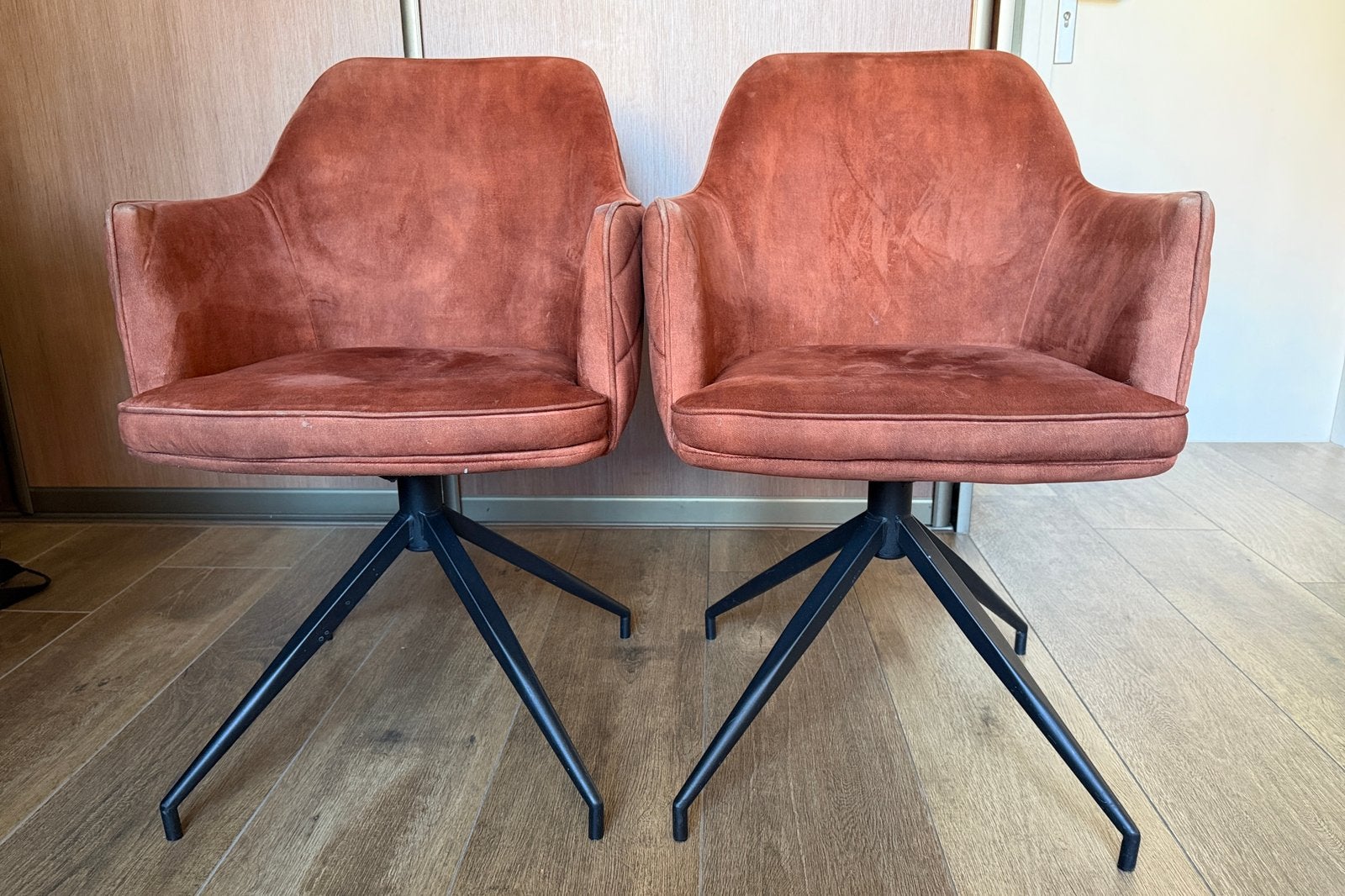 Stoelen woonkamer / eetkamer, Huis en Inrichting, Stoelen, Ophalen, Gebruikt, Twee, Bruin