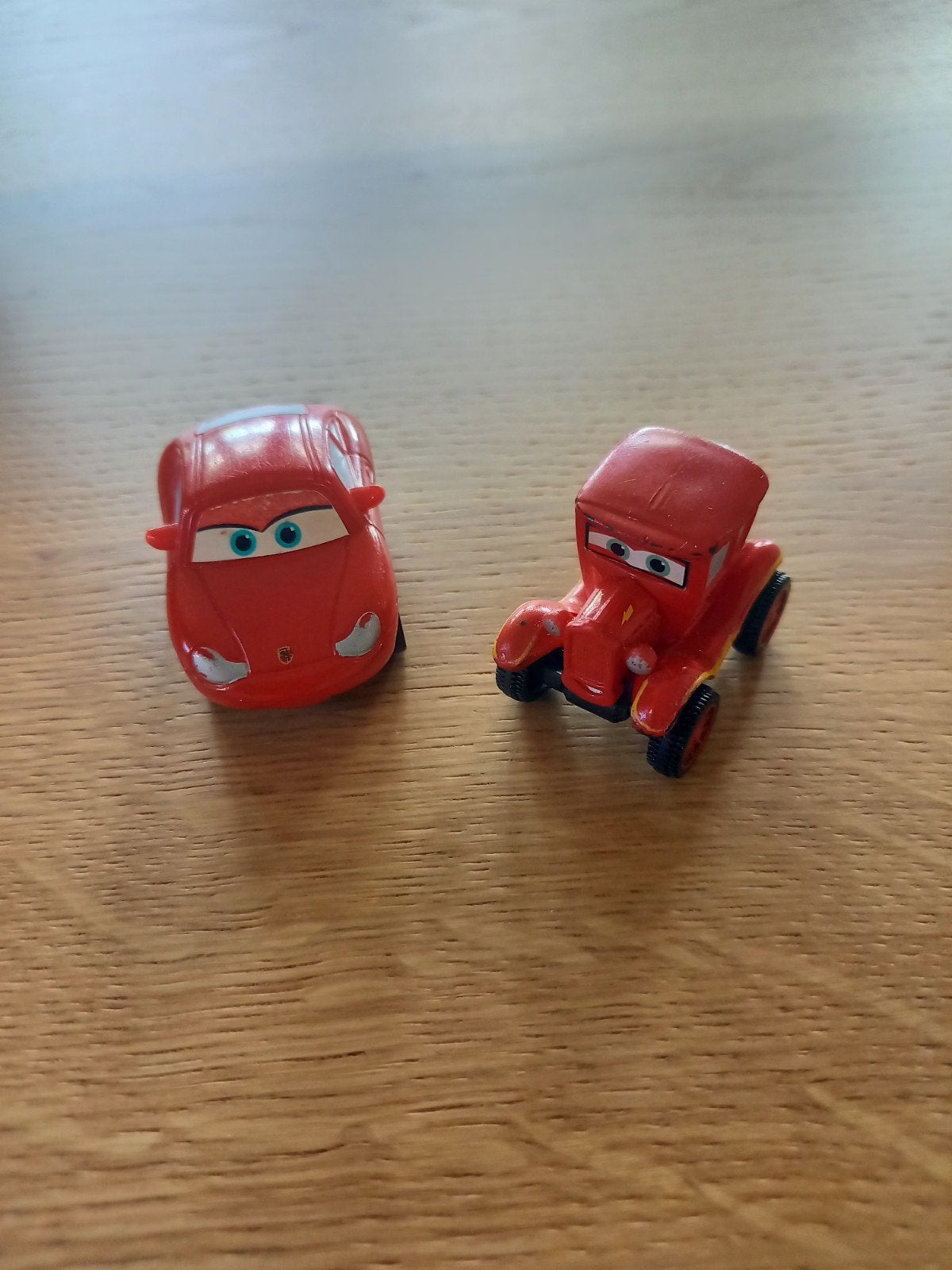 Mattel Disney Pixar Cars mini Lizzie & Sally, Verzamelen, Ophalen of Verzenden, Overige figuren, Gebruikt, Beeldje of Figuurtje