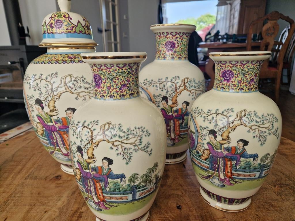 Set van 4 Chinese vazen met deksel - Handgeschilderd, Antiek en Kunst, Antiek | Vazen, Ophalen
