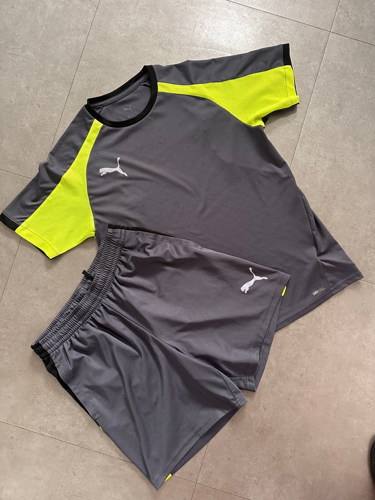 Sport short en shirt 146-152, Ophalen of Verzenden, Gebruikt, Jongen, Sport- of Zwemkleding