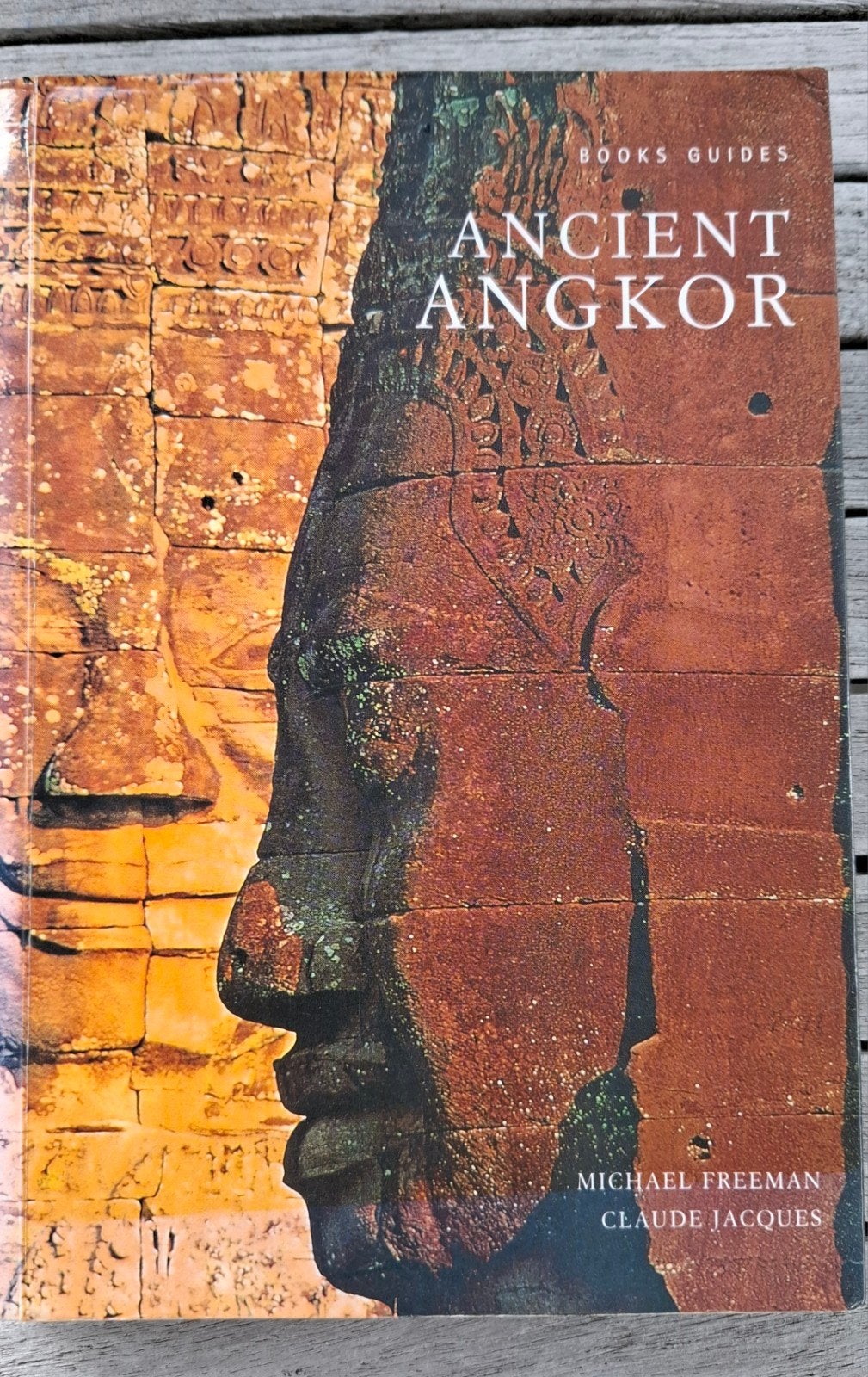 Angkor Wat / Cambodja reisgids, Boeken, Ophalen of Verzenden, Reisgids of -boek, Azië, Gelezen