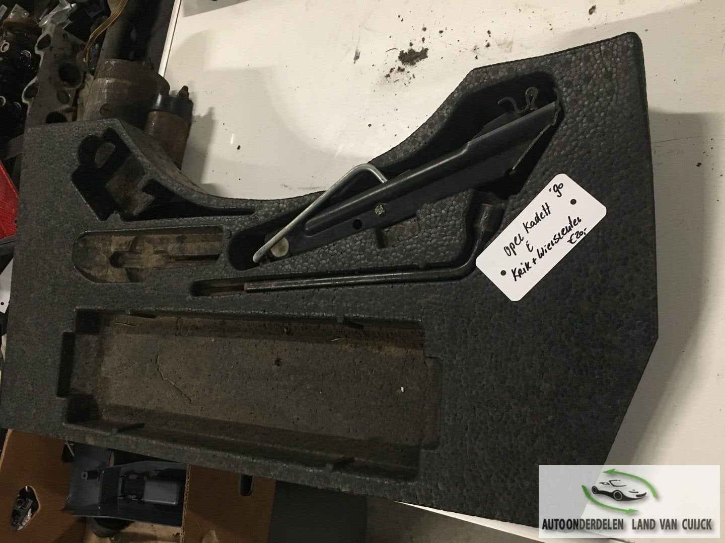 Opel Kadett E 1990 Krik met wielsleutel, Gebruikt, -, -, Ophalen of Verzenden
