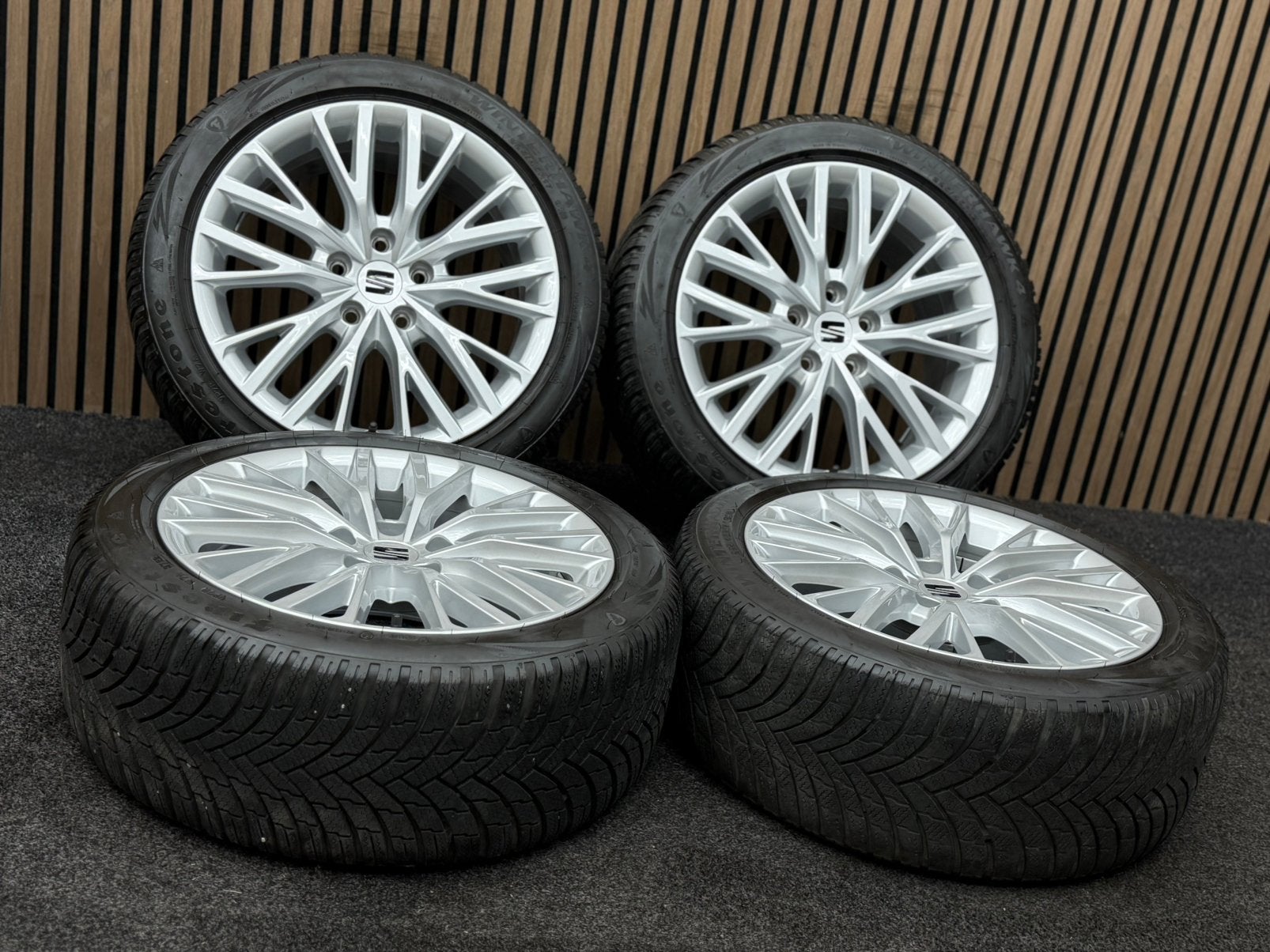 Originele 17 inch Seat Leon 5F Dynamic 5x112 ET46 225/45/17, Auto-onderdelen, Ophalen, ., Banden en Velgen, 17 inch