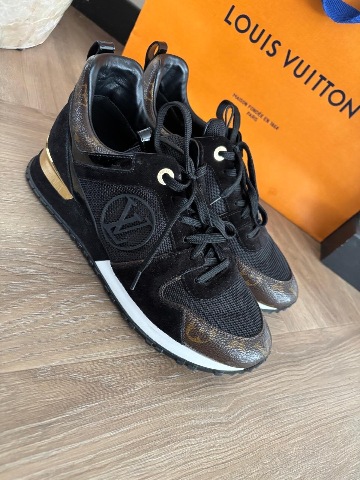 Louis Vuitton dames sneakers maat 40 zo goed als nieuw, Ophalen of Verzenden, Zo goed als nieuw, Zwart, Sneakers of Gympen