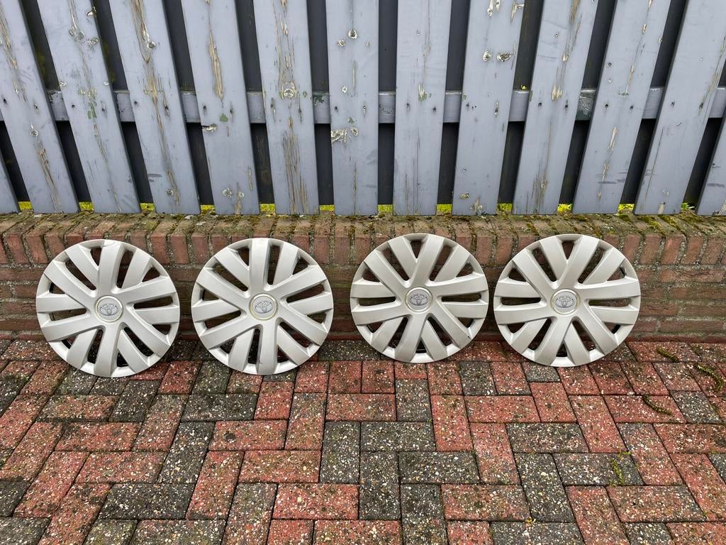 TOYOTA WIELDEKSELS 16 inch, Ophalen of Verzenden, Zo goed als nieuw