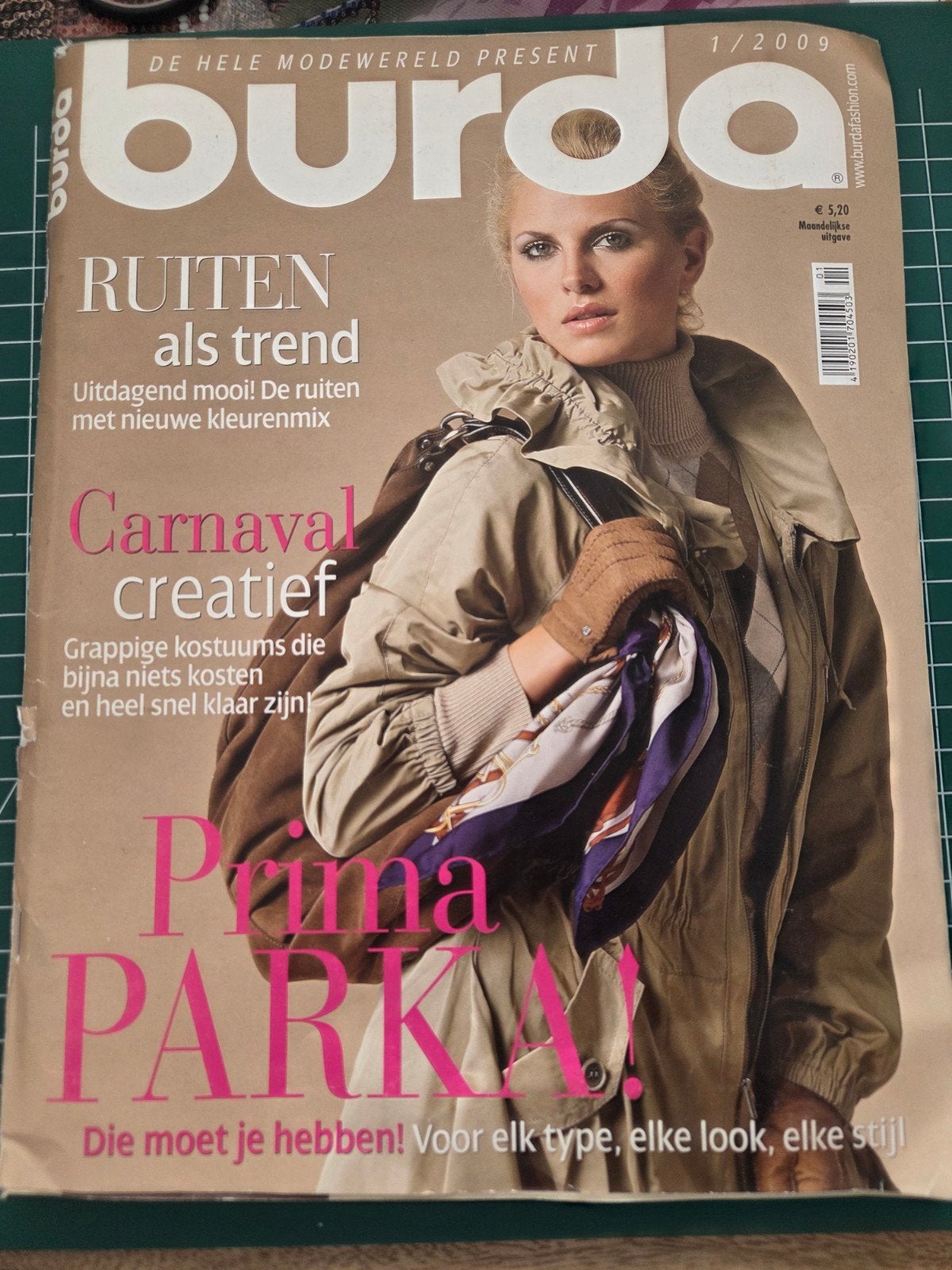 Burda Mode Tijdschrift 1/2009 - Ruiten als trend, Overige typen, Vrouw, Nieuw, Burda