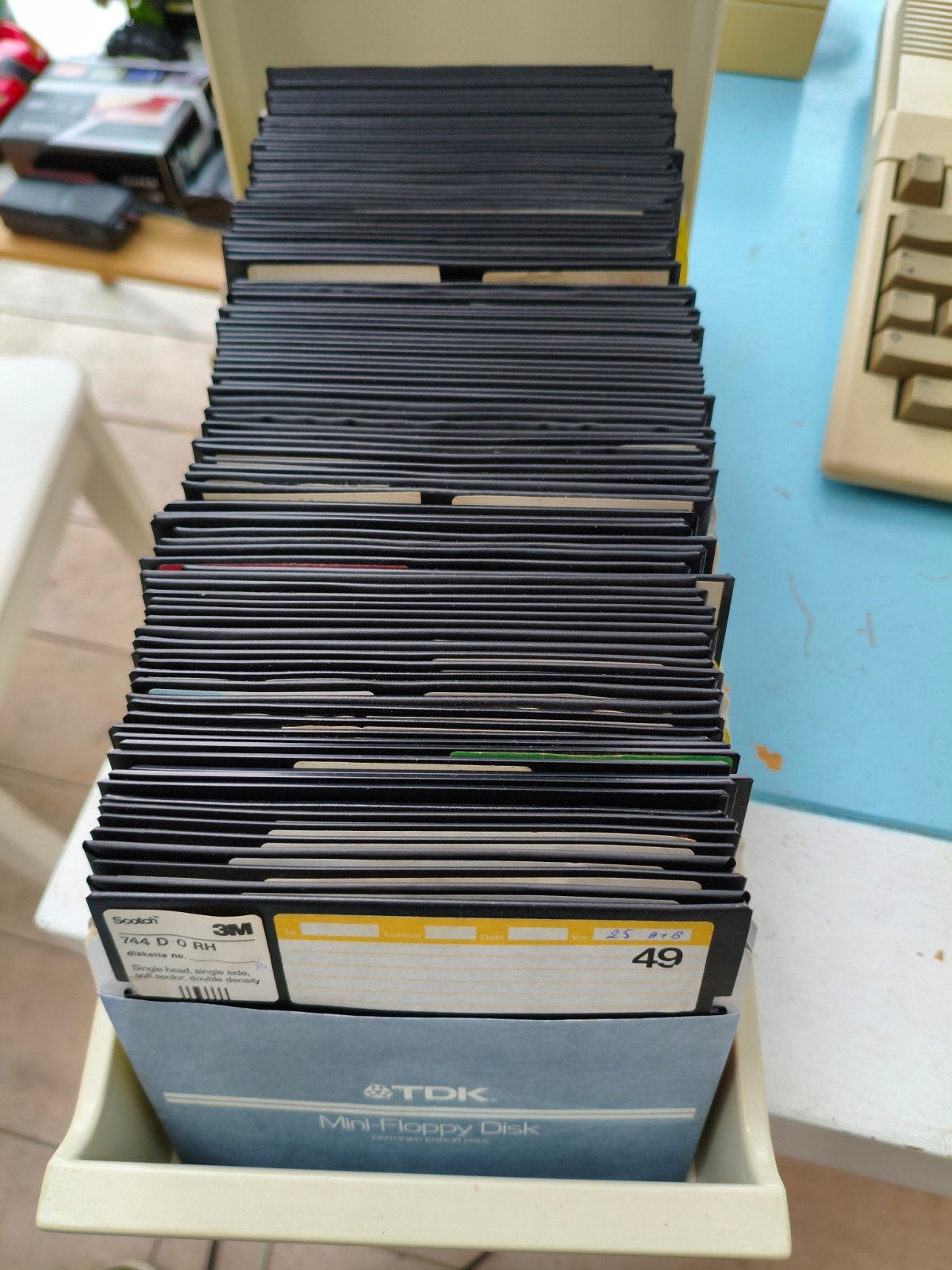 100 Commodore 64 diskettes met software., Ophalen of Verzenden