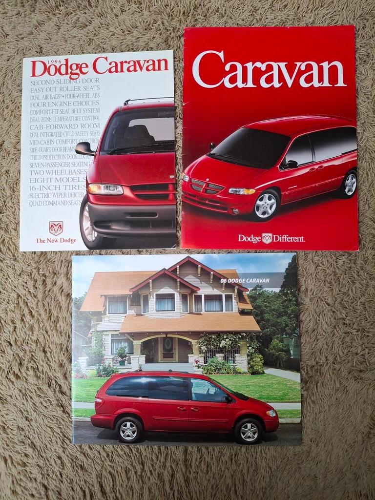 3x autofolder Dodge caravan, Verzenden, Zo goed als nieuw, Overige merken