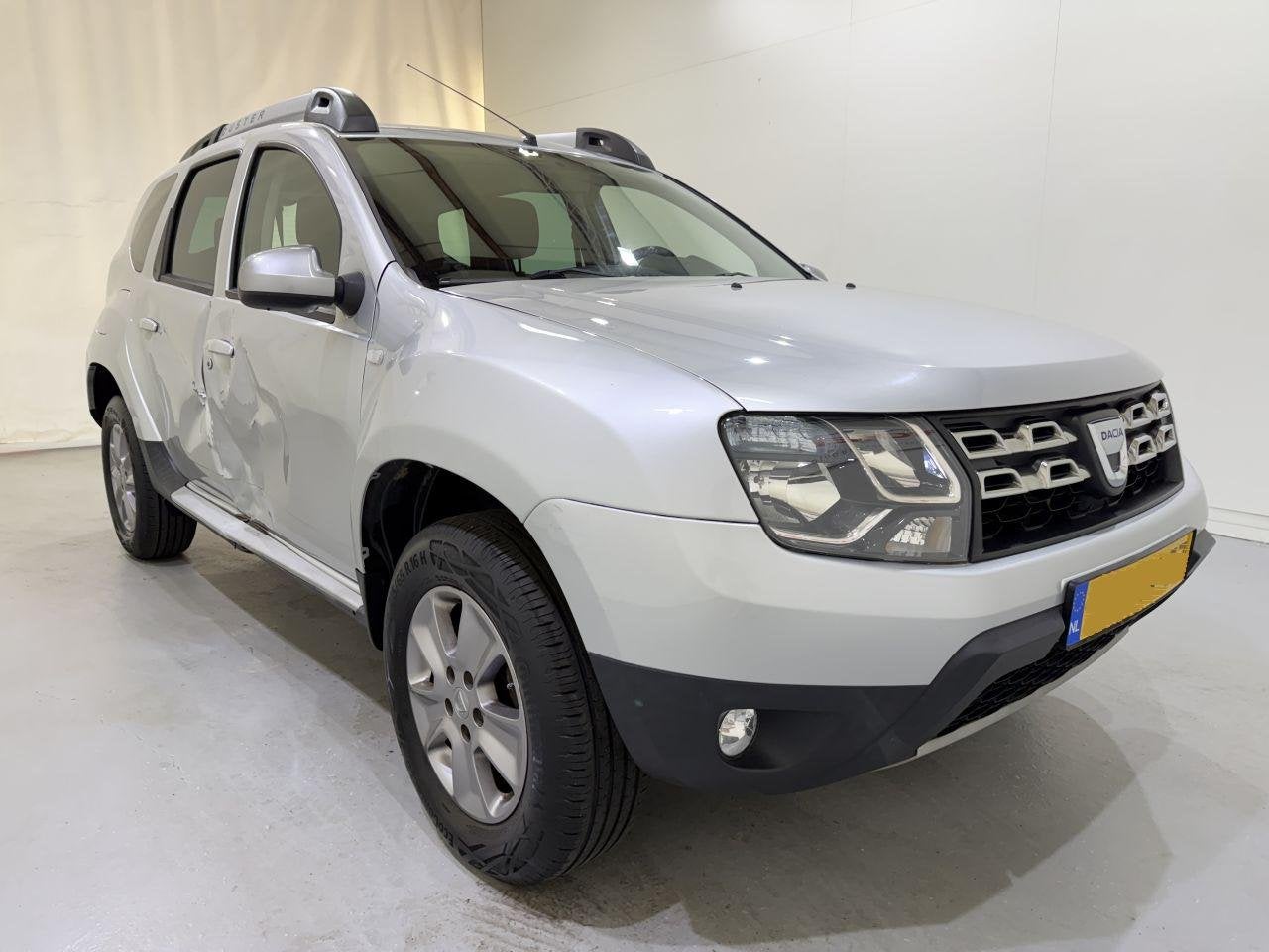 Dacia Duster 1.2 TCe 125 Prestige Navi/AC (bj 2014), Auto diversen, Schadeauto's, Dacia, Renault Deutschland AG, Handgeschakeld