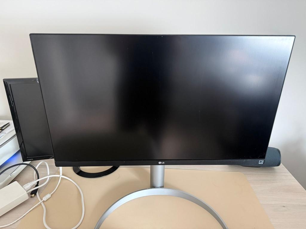 LG 27UP850-W 27" 4K UHD IPS Monitor - Zo goed als nieuw, Ophalen, HDMI, IPS, In hoogte verstelbaar
