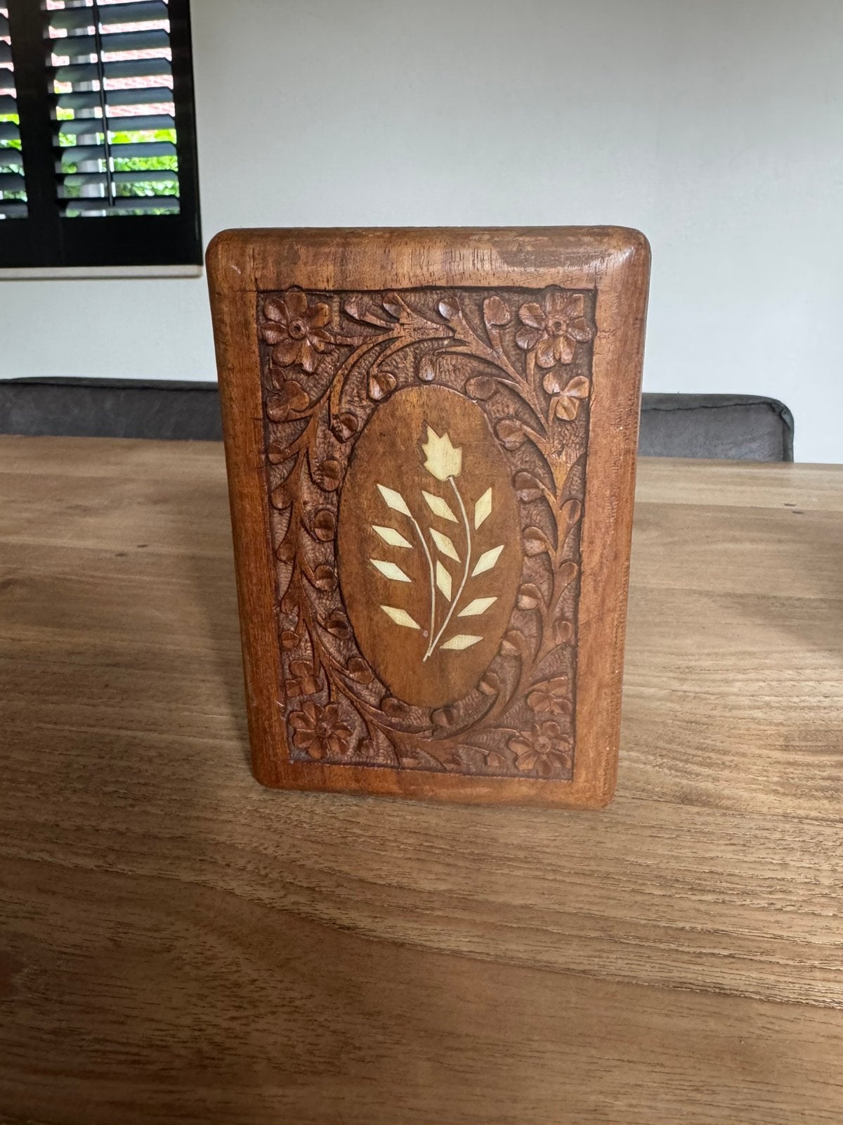 Houtsnijwerk sigaretten kistje, Antiek en Kunst, Ophalen of Verzenden