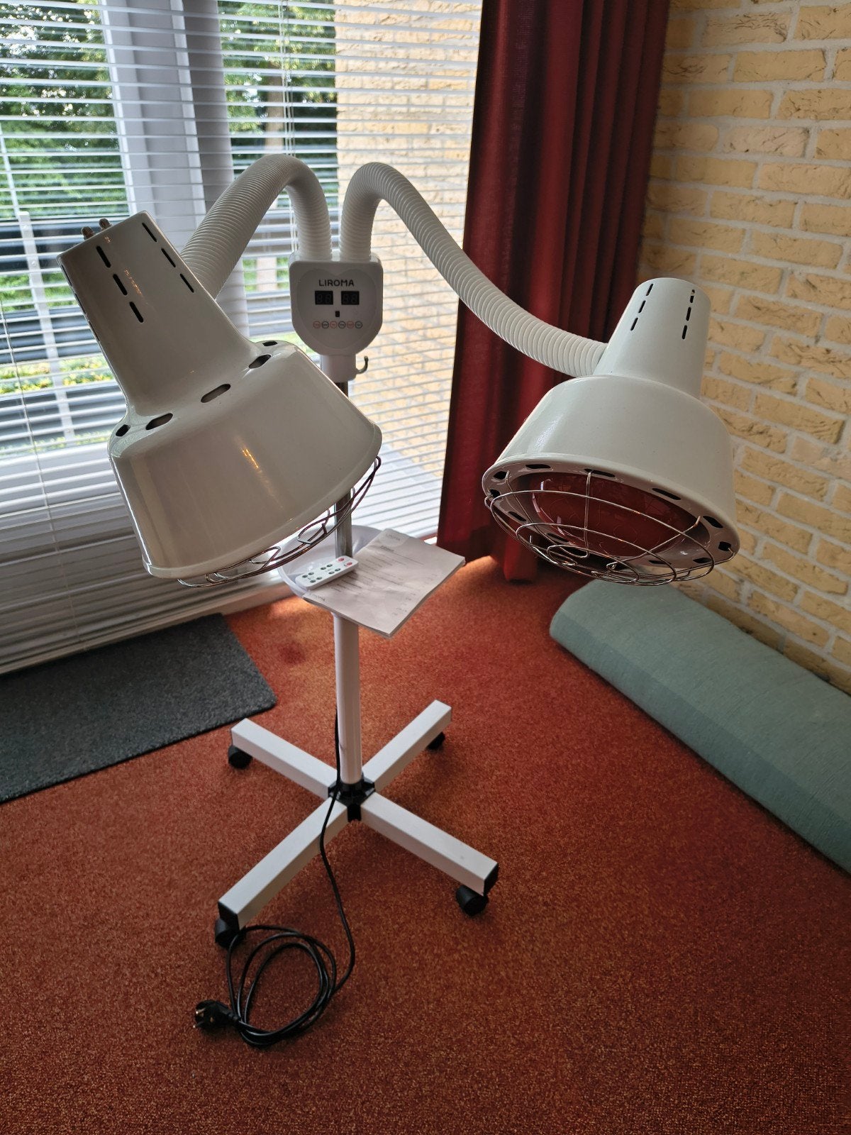 ZGAN Liroma 507 Infraroodlamp dubbel 2x300w, Witgoed en Apparatuur, Persoonlijke-verzorgingsapparatuur, Ophalen, Zo goed als nieuw